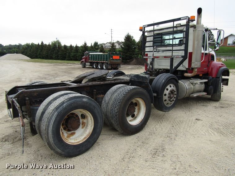 image for item EV9299 2005 Mack CV713  semi truck