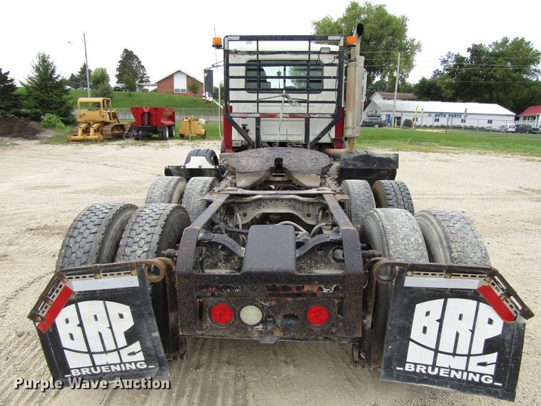 image for item EV9299 2005 Mack CV713  semi truck