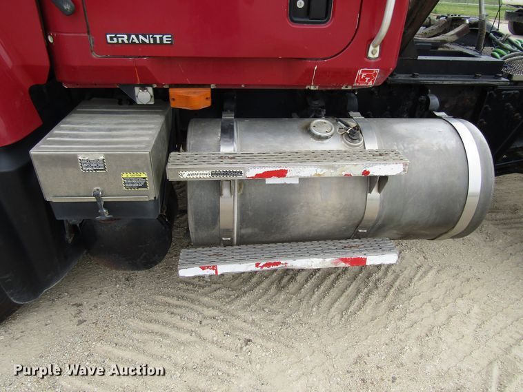 image for item EV9299 2005 Mack CV713  semi truck