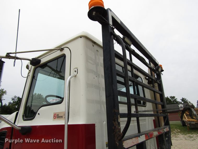 image for item EV9299 2005 Mack CV713  semi truck