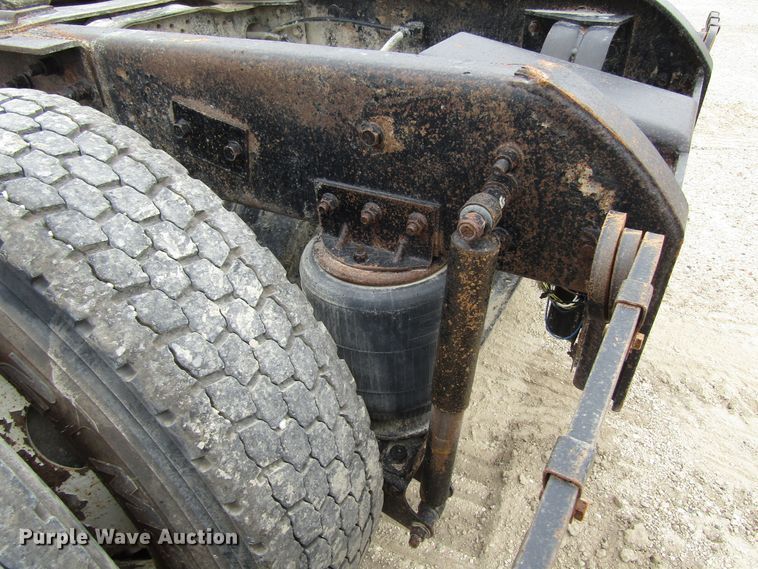 image for item EV9299 2005 Mack CV713  semi truck