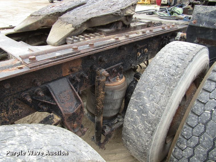 image for item EV9299 2005 Mack CV713  semi truck