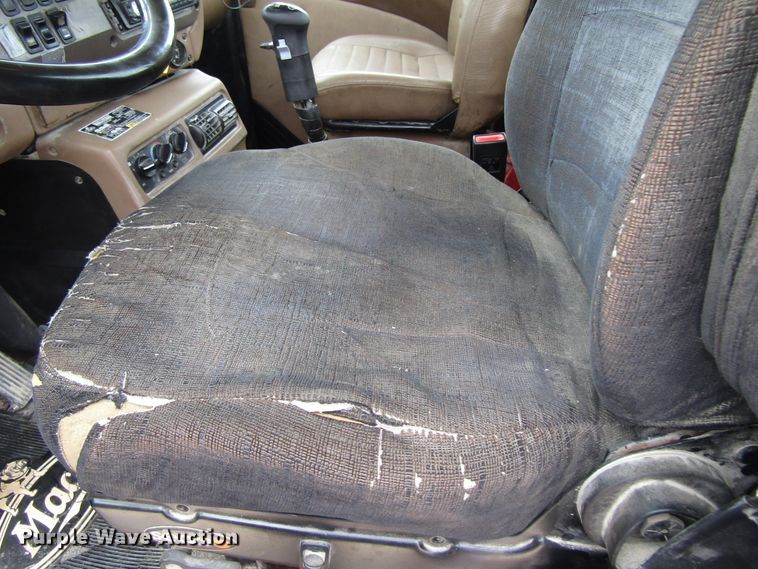 image for item EV9299 2005 Mack CV713  semi truck