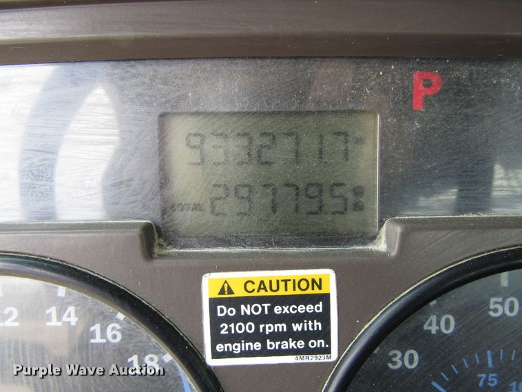 image for item EV9299 2005 Mack CV713  semi truck