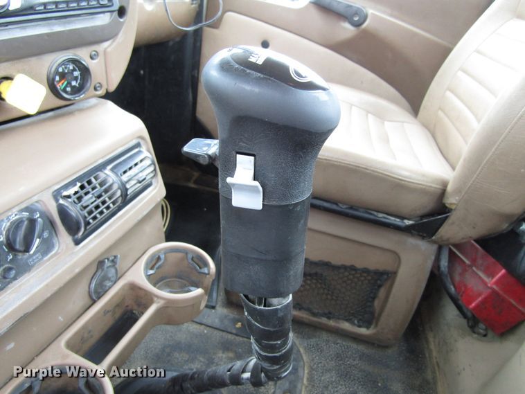 image for item EV9299 2005 Mack CV713  semi truck