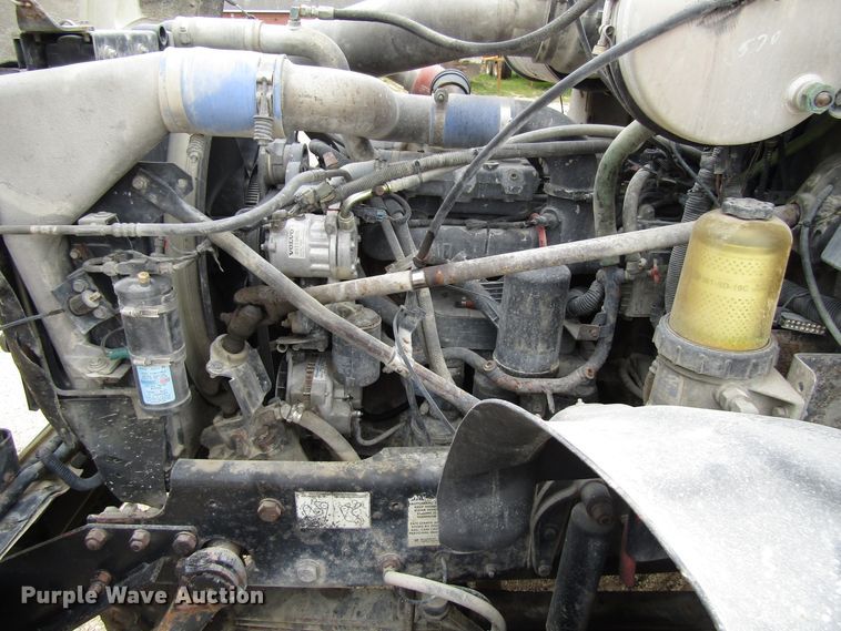 image for item EV9299 2005 Mack CV713  semi truck