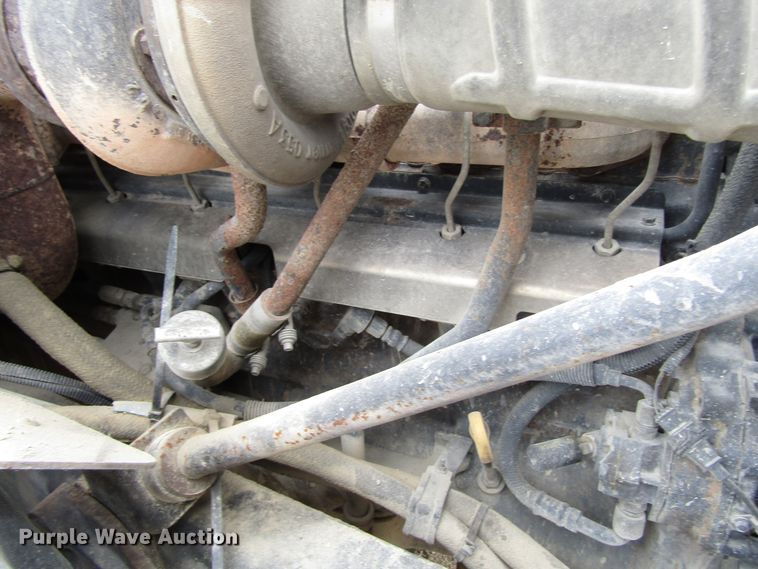 image for item EV9299 2005 Mack CV713  semi truck