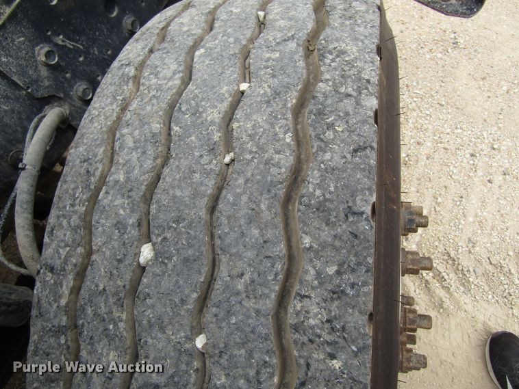 image for item EV9299 2005 Mack CV713  semi truck