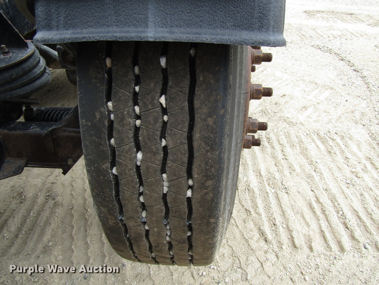 image for item EV9299 2005 Mack CV713  semi truck