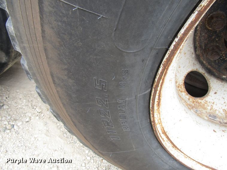 image for item EV9299 2005 Mack CV713  semi truck