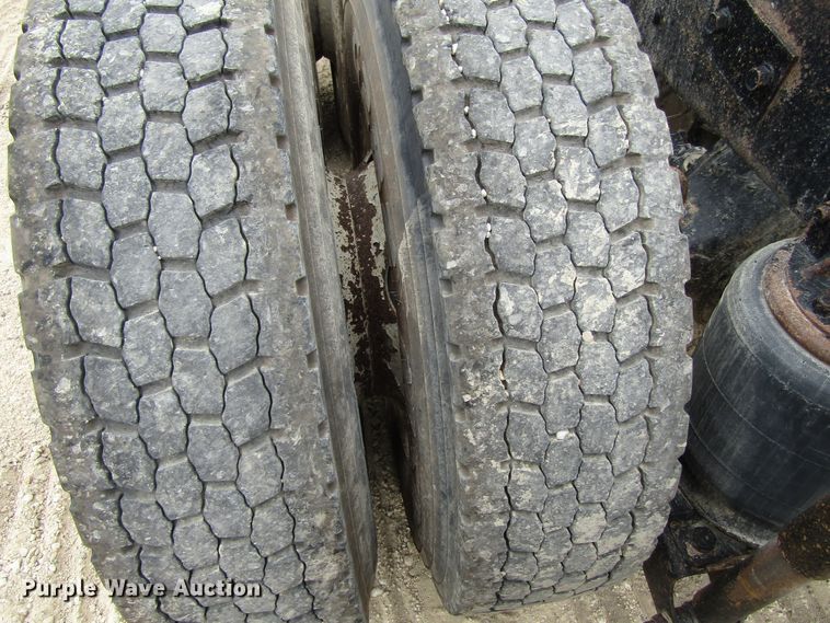 image for item EV9299 2005 Mack CV713  semi truck