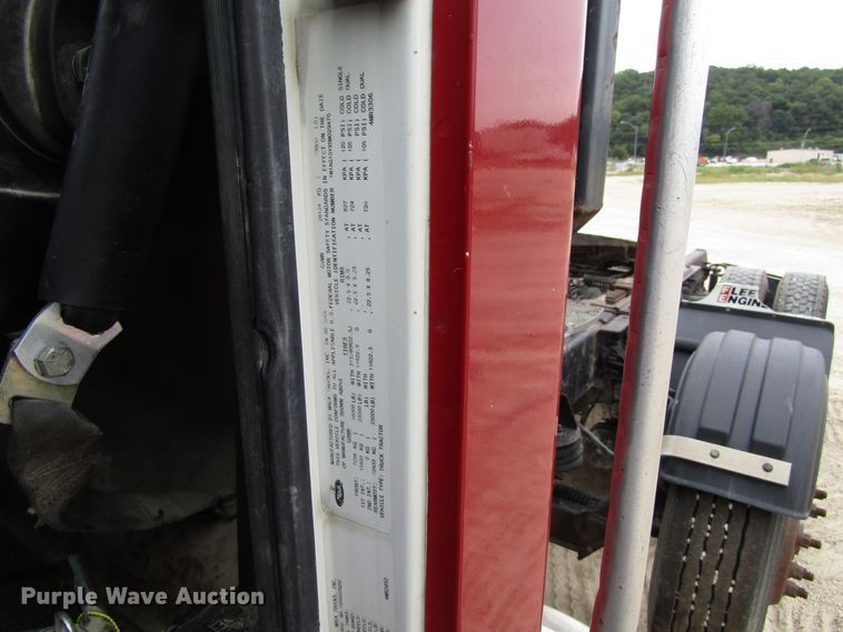 image for item EV9299 2005 Mack CV713  semi truck