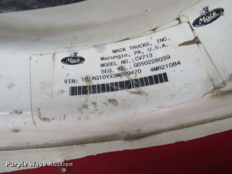 image for item EV9299 2005 Mack CV713  semi truck