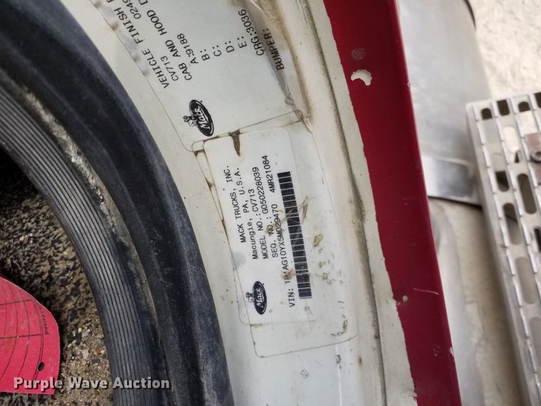 image for item EV9299 2005 Mack CV713  semi truck