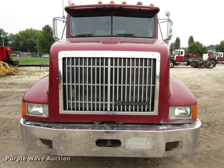 image for item EV9300 1994 International 9200  dump truck