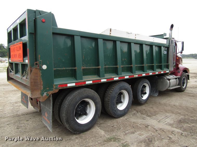 image for item EV9300 1994 International 9200  dump truck