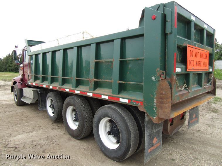 image for item EV9300 1994 International 9200  dump truck