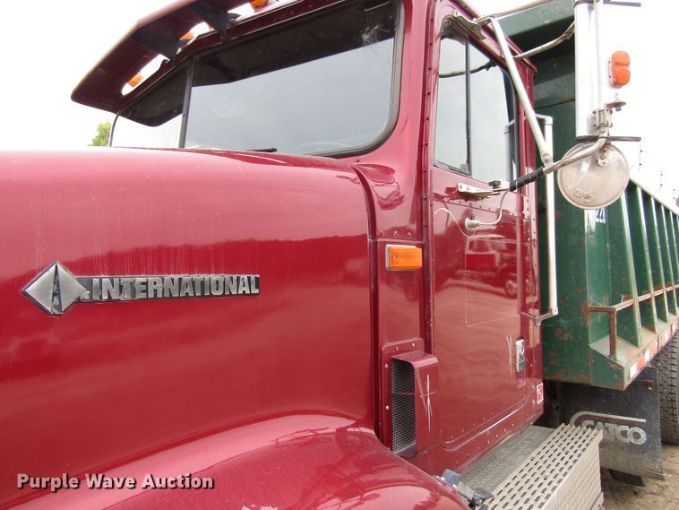 image for item EV9300 1994 International 9200  dump truck