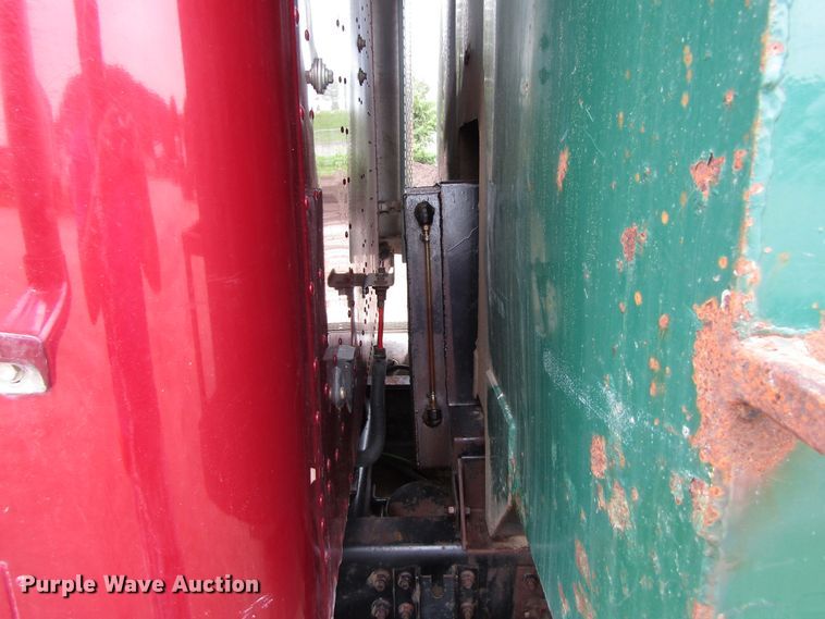 image for item EV9300 1994 International 9200  dump truck