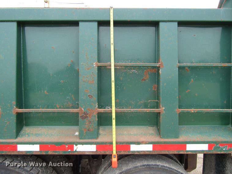 image for item EV9300 1994 International 9200  dump truck