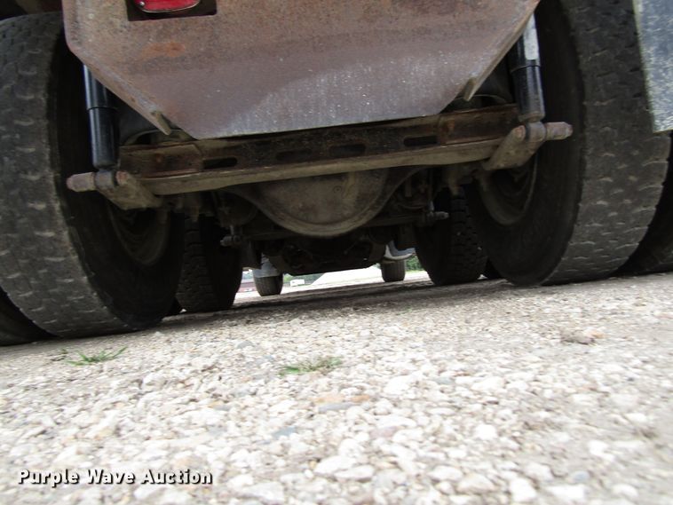 image for item EV9300 1994 International 9200  dump truck