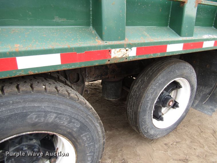 image for item EV9300 1994 International 9200  dump truck