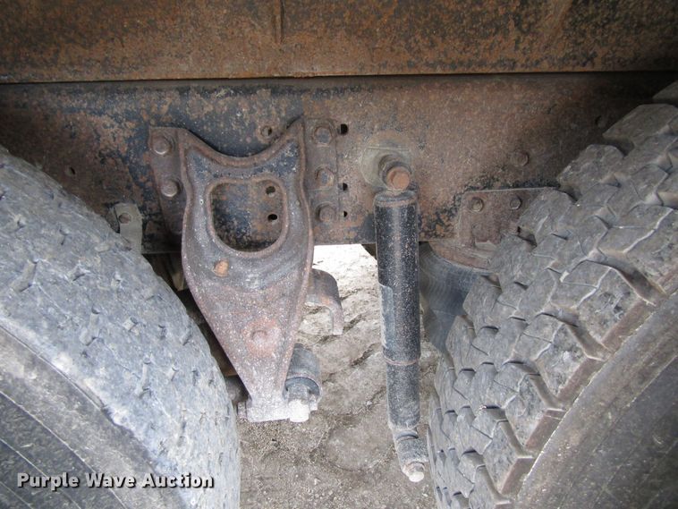 image for item EV9300 1994 International 9200  dump truck