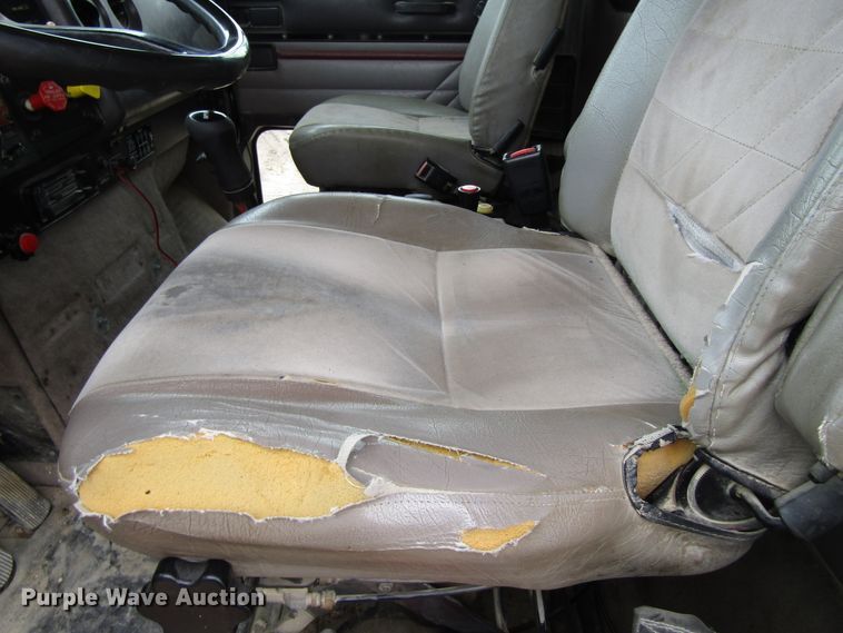 image for item EV9300 1994 International 9200  dump truck