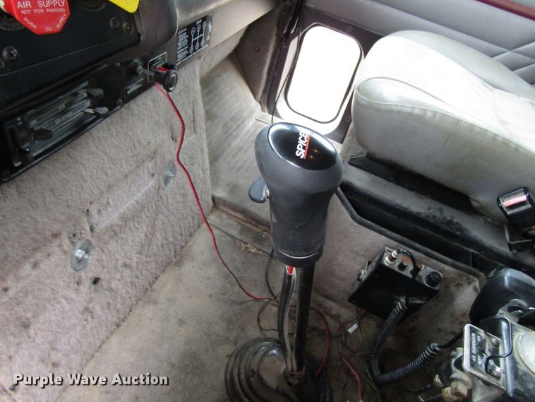 image for item EV9300 1994 International 9200  dump truck