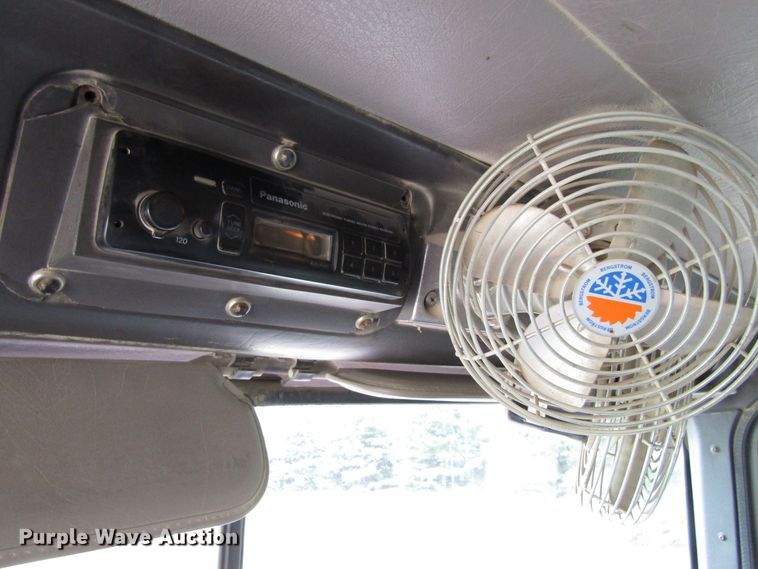 image for item EV9300 1994 International 9200  dump truck