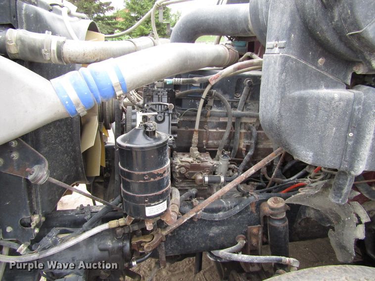 image for item EV9300 1994 International 9200  dump truck