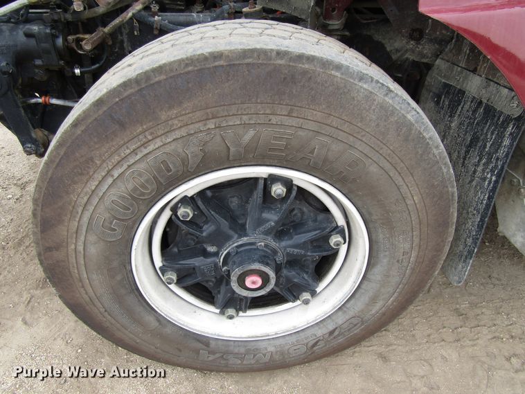 image for item EV9300 1994 International 9200  dump truck