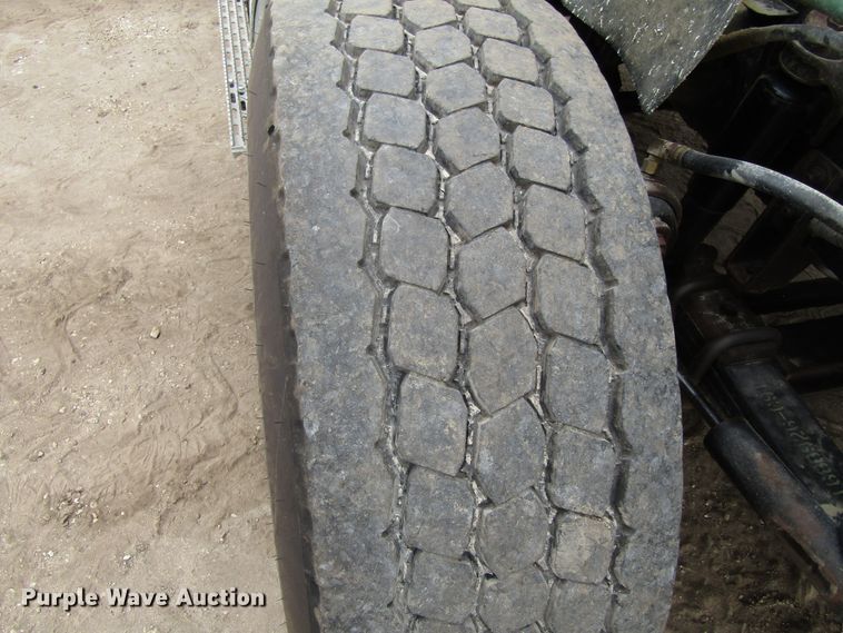 image for item EV9300 1994 International 9200  dump truck