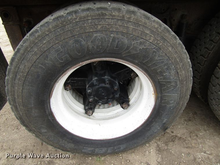 image for item EV9300 1994 International 9200  dump truck