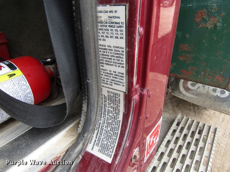 image for item EV9300 1994 International 9200  dump truck