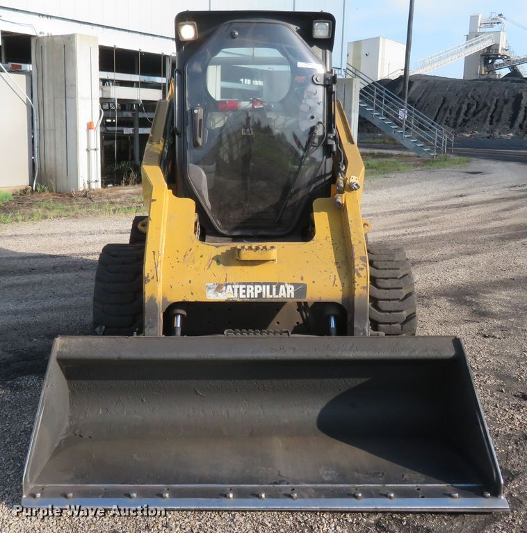 image for item FP9366 2012 Caterpillar 262C  skid steer loader