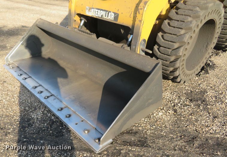 image for item FP9366 2012 Caterpillar 262C  skid steer loader