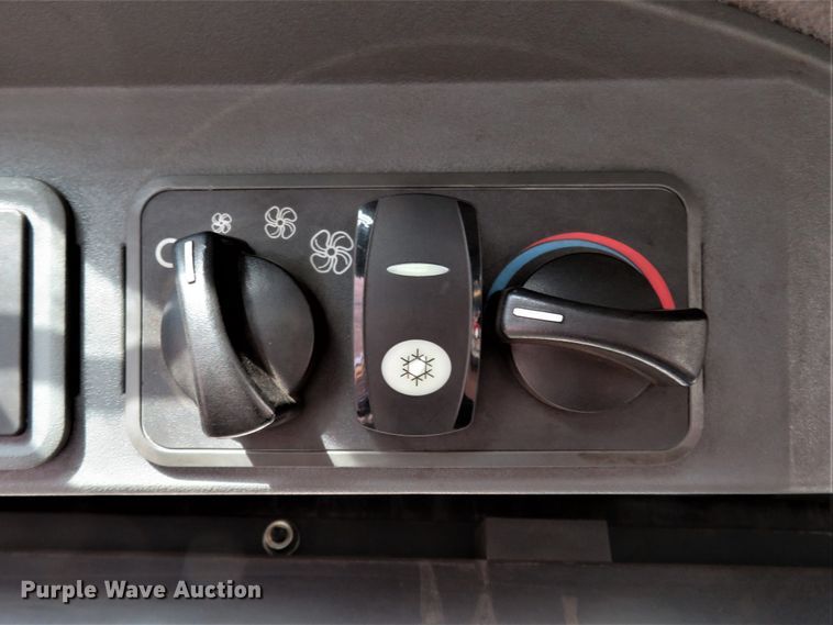 image for item FP9366 2012 Caterpillar 262C  skid steer loader