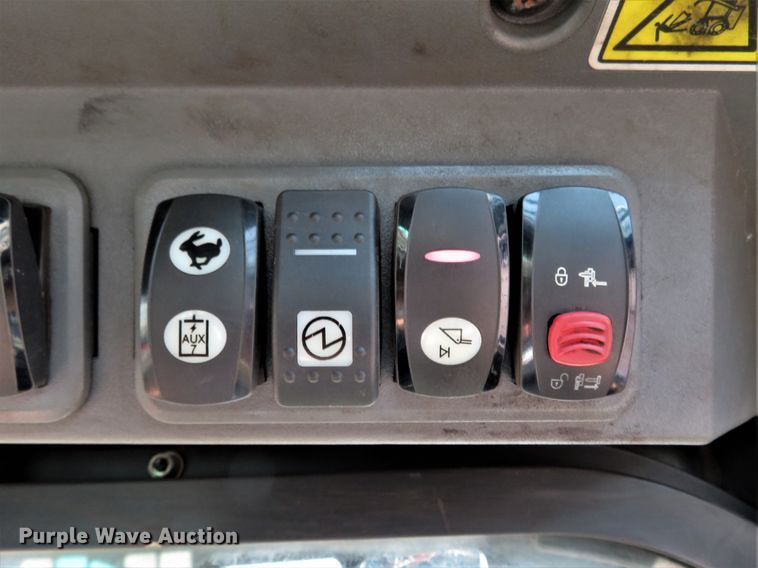 image for item FP9366 2012 Caterpillar 262C  skid steer loader