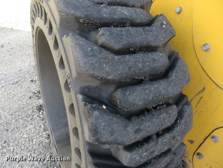 image for item FP9366 2012 Caterpillar 262C  skid steer loader