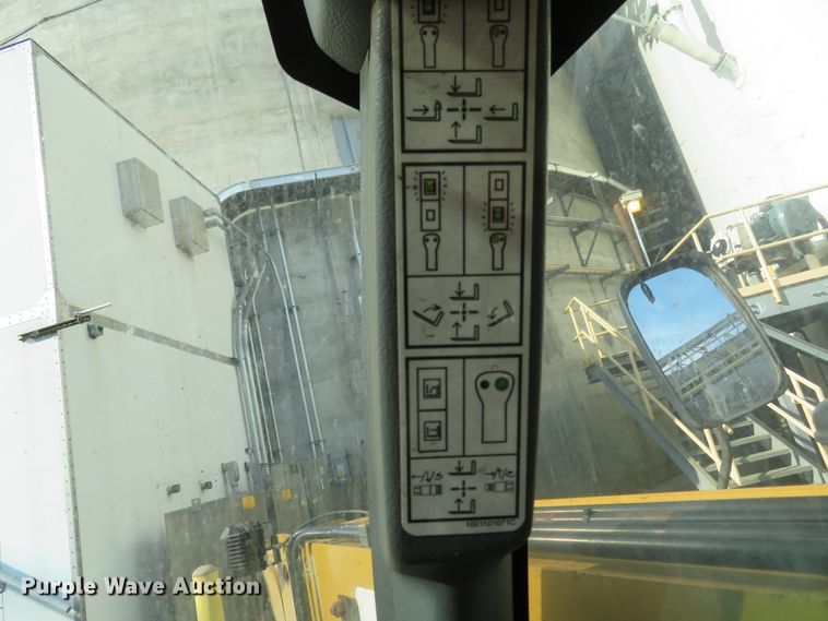 image for item FP9368 2011 Caterpillar TH255  telehandler