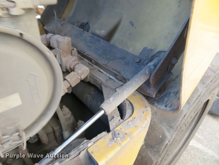 image for item FP9368 2011 Caterpillar TH255  telehandler