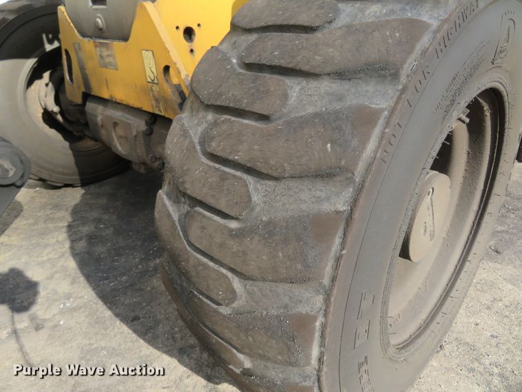 image for item FP9368 2011 Caterpillar TH255  telehandler