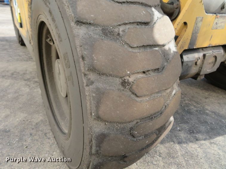 image for item FP9368 2011 Caterpillar TH255  telehandler