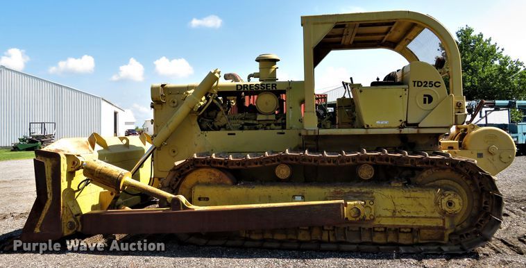 image for item FP9371 1978 International TD25C  dozer
