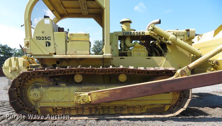 image for item FP9371 1978 International TD25C  dozer