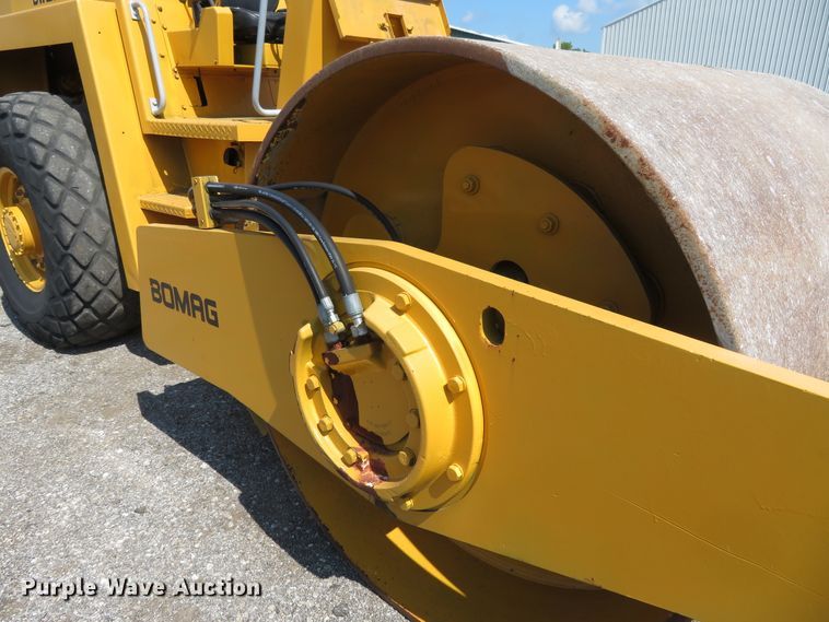 image for item FP9372 1989 Bomag BW213D  single drum vibratory roller