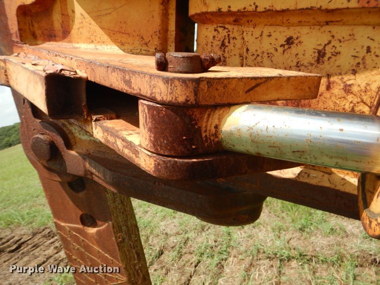 image for item HC9183 Dresser TD25  crawler cable plow