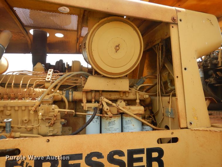 image for item HC9183 Dresser TD25  crawler cable plow