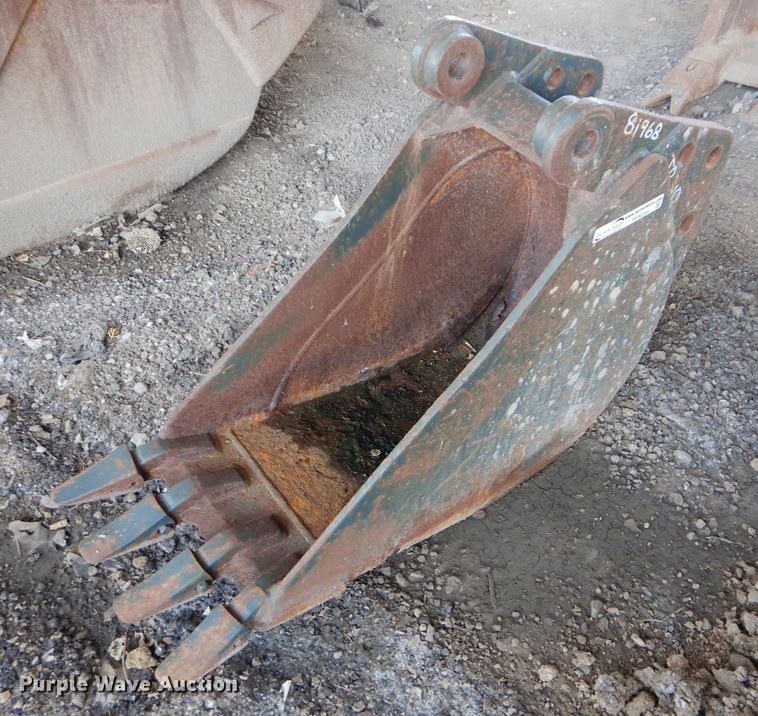 image for item HF9244 John Deere  16"W backhoe bucket